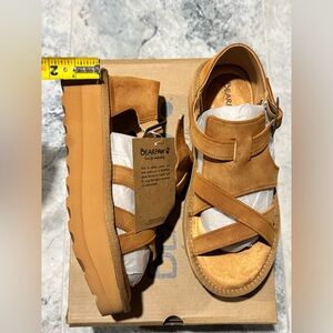 BearPaw Brown Pinnacle Sandals
